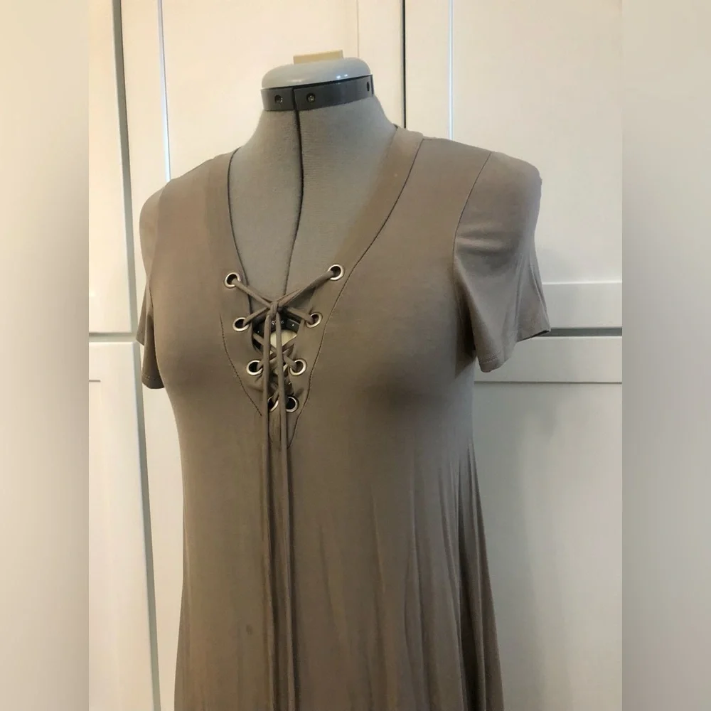 Lulu’s Wonderland Green Militar Lace-Up Swing Dress - Picture 3 of 6
